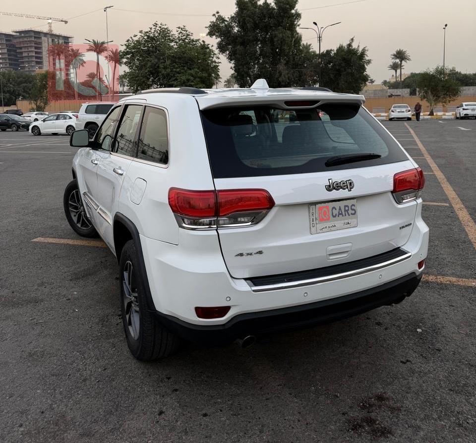 جیپ گراند شیرۆکی